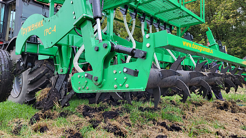 Глубокорыхлитель "Труженик" с системой внесения гранулированных удобрений